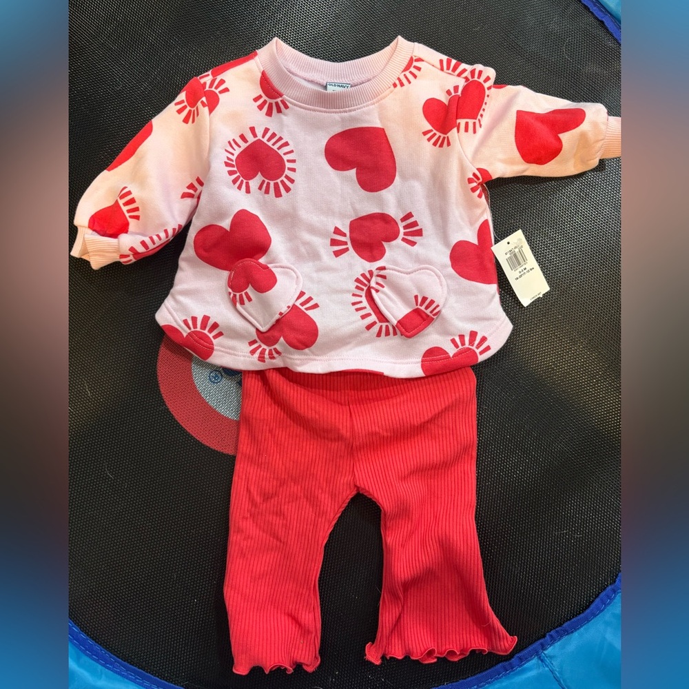 Old Navy 0-3m Crewneck Sweatshirt and Pants Set for Baby NWT